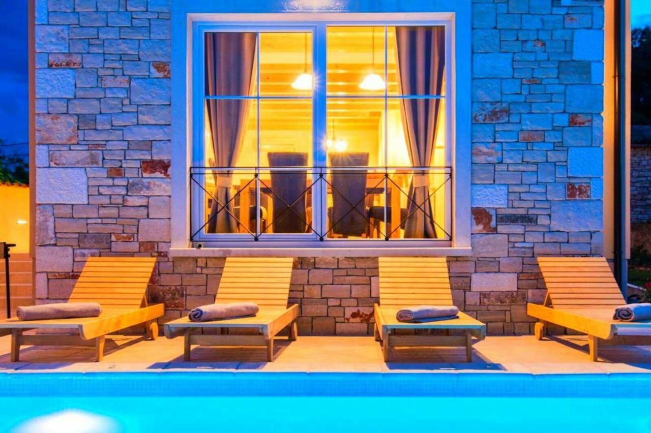 Moderne Istrische Steinvilla - 4 Sterne Mit Privatem, Beheizbaren Pool & Meerblick Kavran Luaran gambar