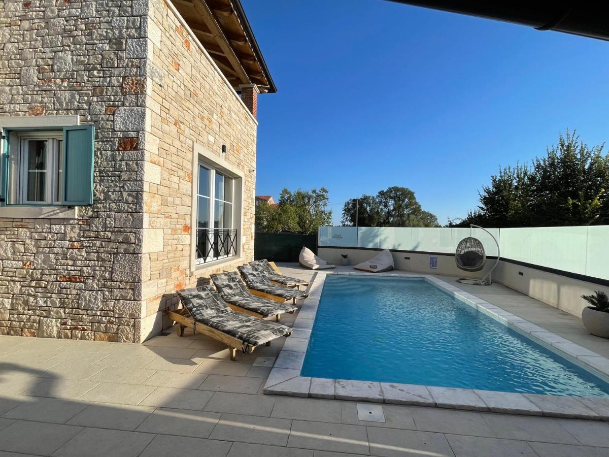 Moderne Istrische Steinvilla - 4 Sterne Mit Privatem, Beheizbaren Pool & Meerblick Kavran Luaran gambar